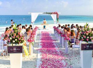 Quanto custa um casamento na praia para 150 pessoas?