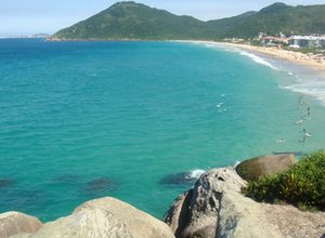 Casamento na praia em Florianópolis: 5 melhores praias para você se casar!